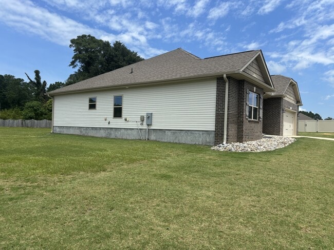 Building Photo - 118 Preserve Dr