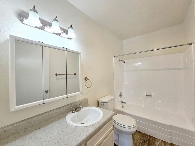 Interior Photo - Parkwood Gardens