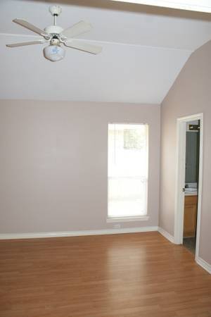 Building Photo - 200 Copper Falls Dr