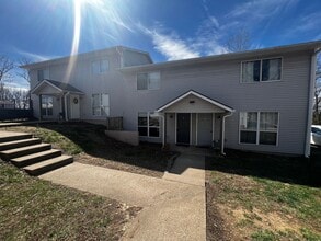 Building Photo - 4223 Sunset Dr