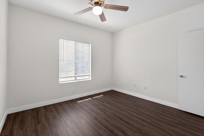 Foto del edificio - 2060 Rancho Lake Dr