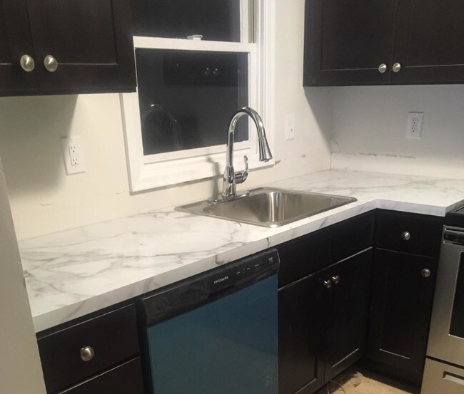 Foto del edificio - 245 Colonial Ave