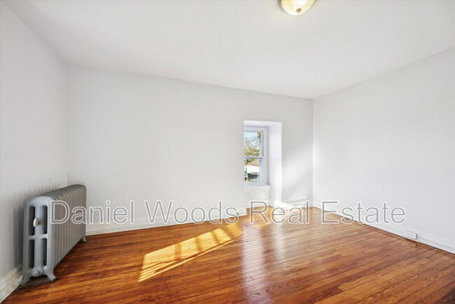 Building Photo - 330 Kerlin St