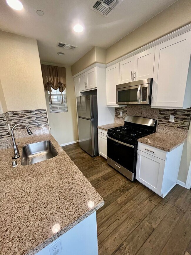 Foto del edificio - Corner lot 3 bedroom in Palmilla available...