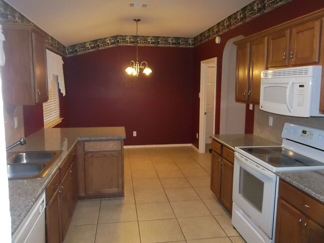 Building Photo - CHARMING 4 BEDROOM, BELTON ISD