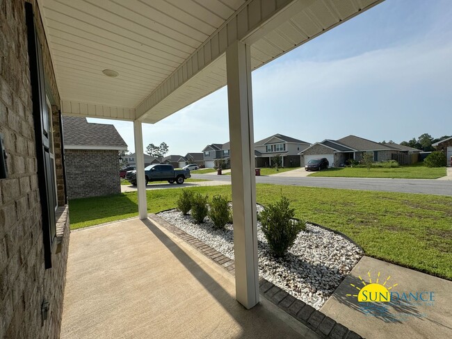 Building Photo - Desirable Redstone Commons 4 Bedroom home ...