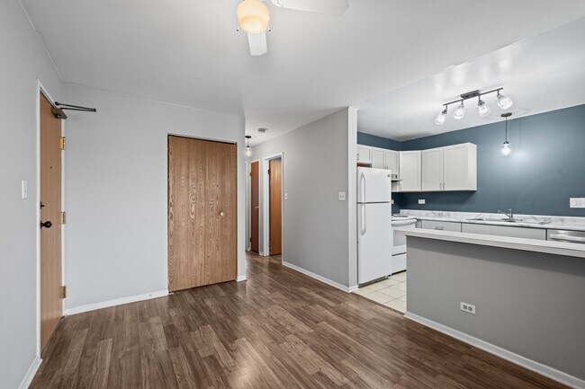 Foto del edificio - 1324 Geneva Dr