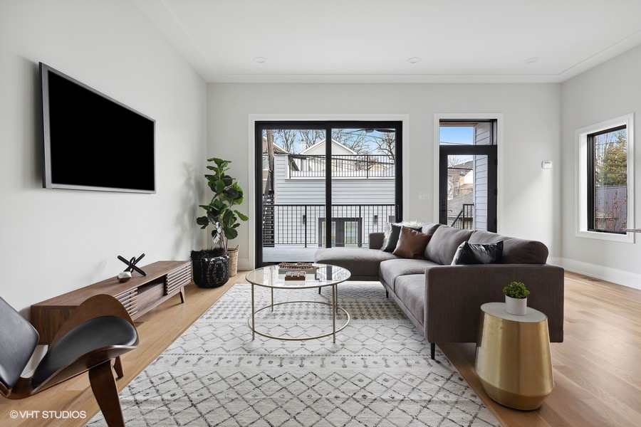 Foto principal - 2051 W Berwyn Ave