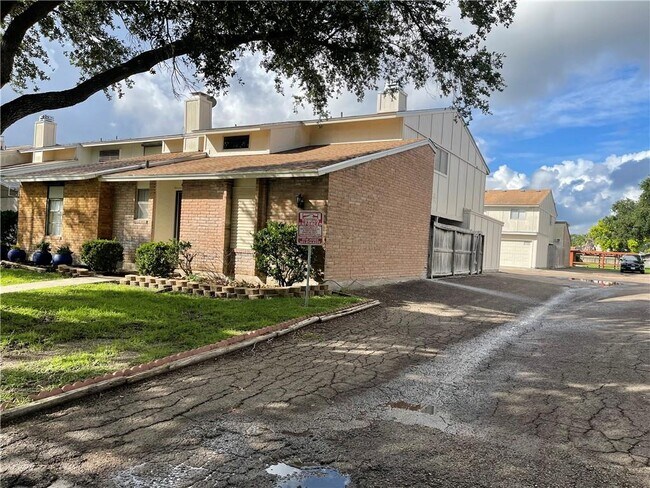 Building Photo - 4037 Killarmet Dr