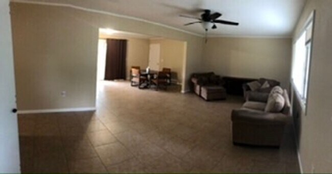 Foto del edificio - Nice large remodeled 3 bed 2 bath