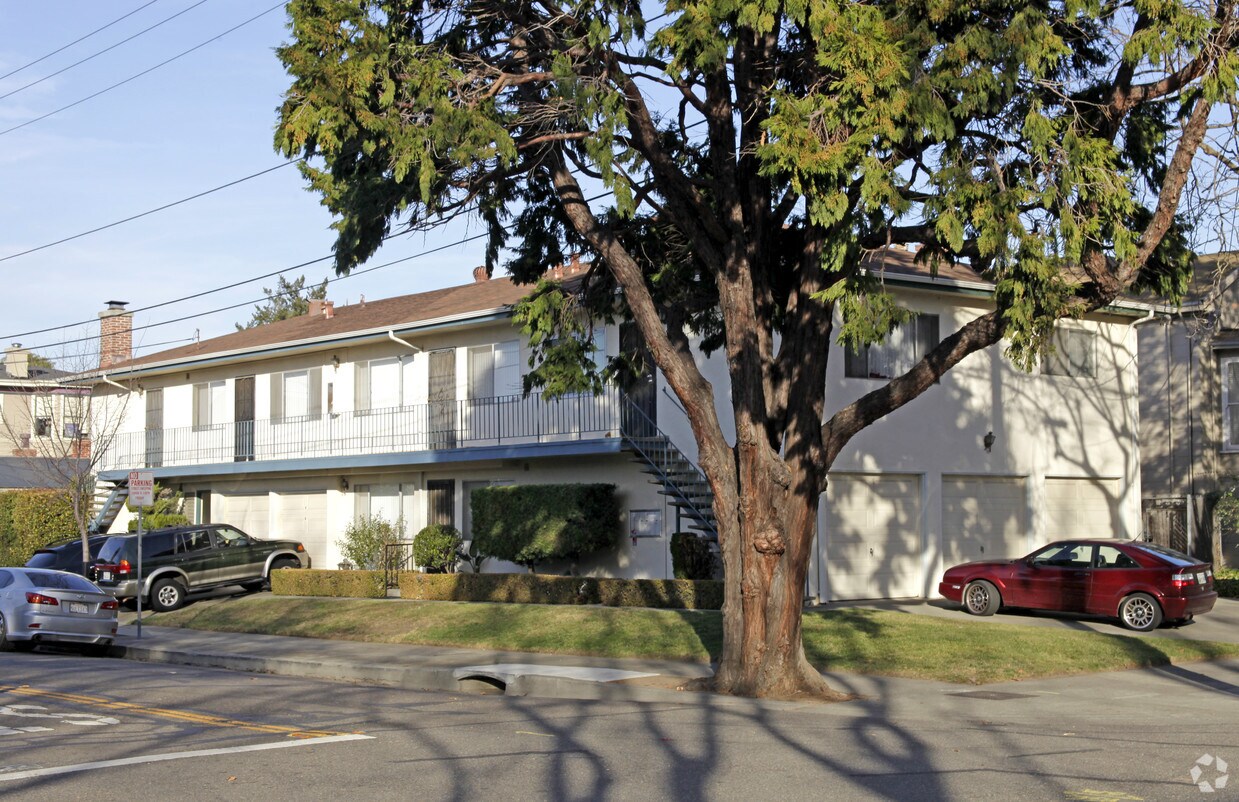 Building Photo - 1401 Central Ave