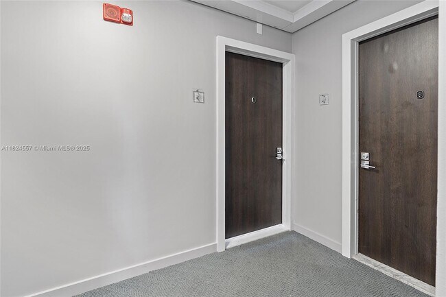 Foto del edificio - 20301 W Country Club Dr