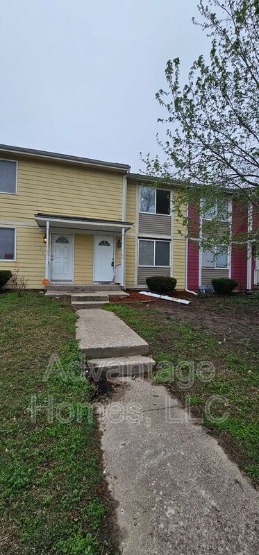 Building Photo - 721 N 70th Terrace