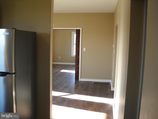 Building Photo - 662 Passage Rd