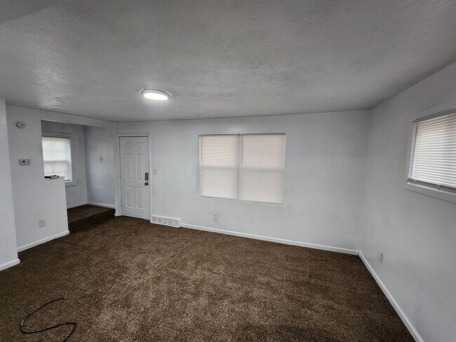 Foto del edificio - 10422 Dove Ave