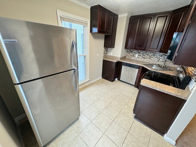 Photo - 1003 Green St Apartment