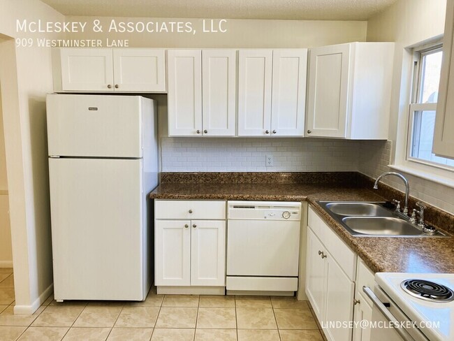 Building Photo - 909 Westminster Ln