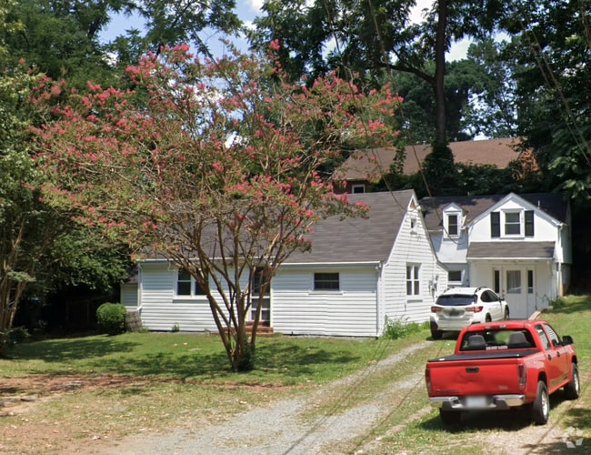 Building Photo - 128 Shamrock Rd