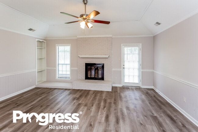 Building Photo - 4643 Chelwood Dr