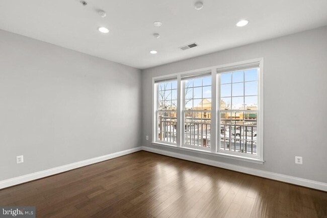 Foto del edificio - 803 Reserve Champion Dr