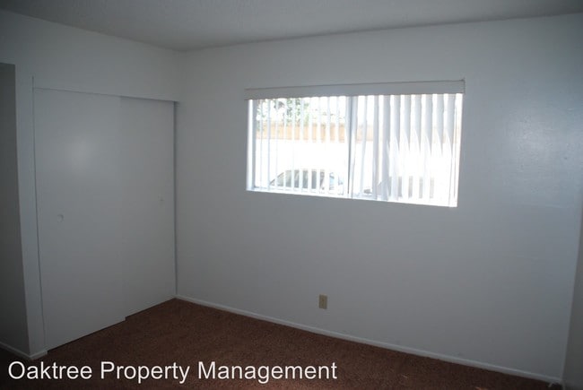 Building Photo - 2951-3011 Albany Dr
