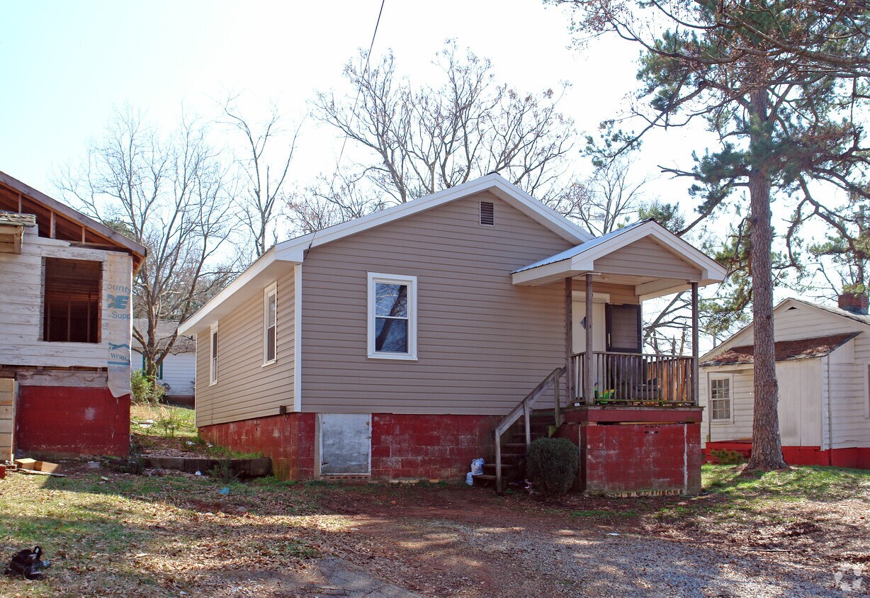 Foto principal - 206 Hill Crest Dr