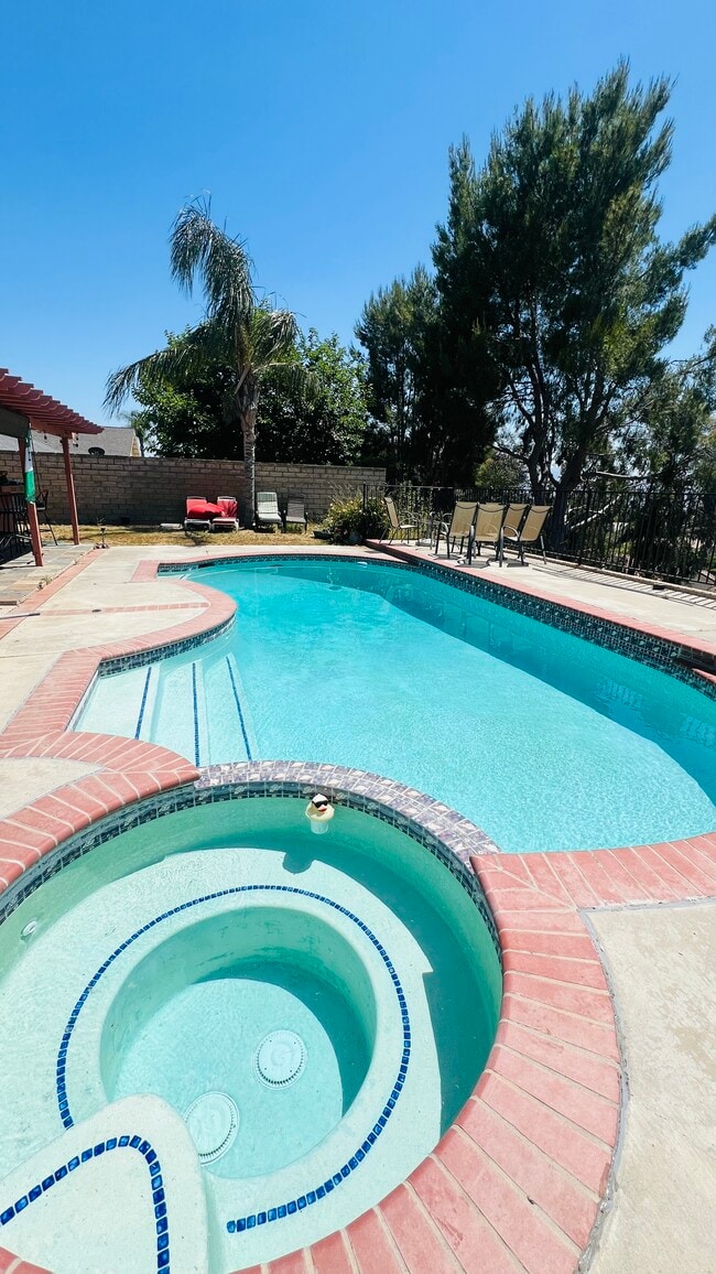 Building Photo - 27483 Pamplico Dr