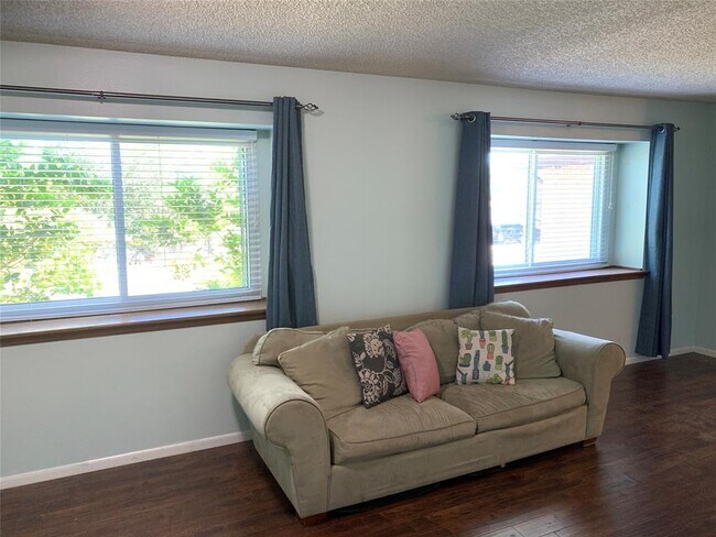 Foto del edificio - 11207 Hidden Bluff Dr