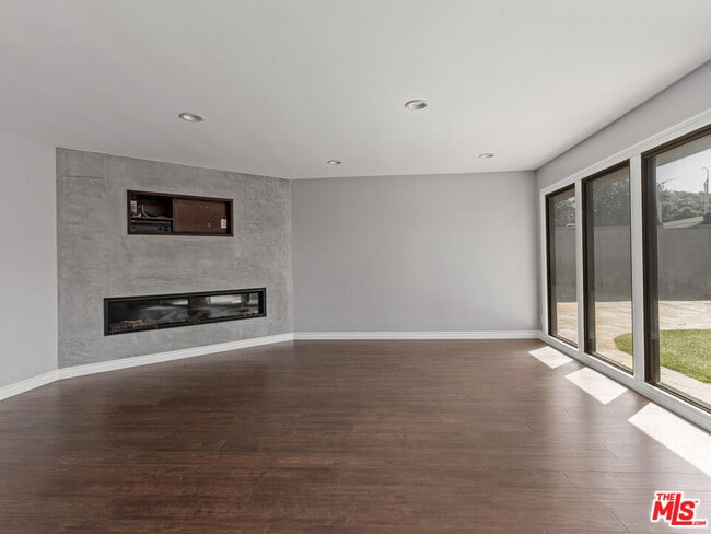 Building Photo - 7630 W 91st St