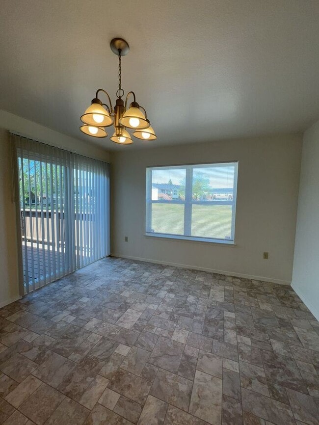 Building Photo - 342 Sacajawea Ct