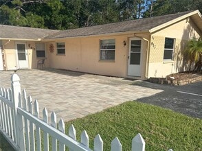 Building Photo - 813 Lake Palms Dr