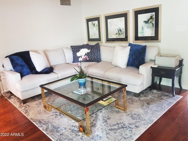 Foto del edificio - 3536 E Hazelwood St