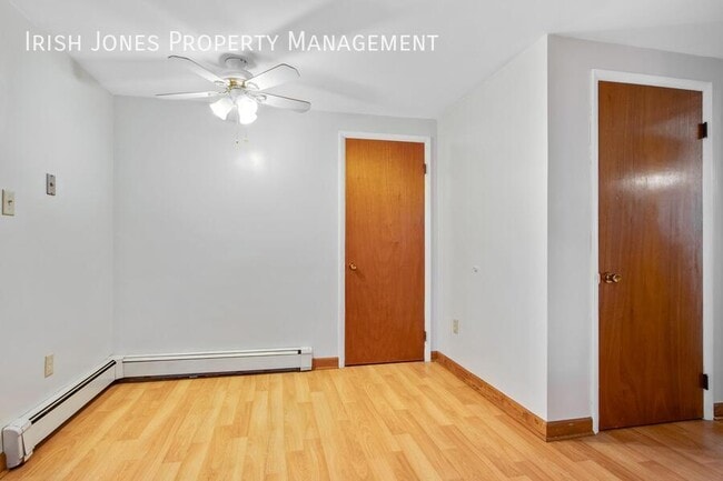 Building Photo - 116 19th Ave