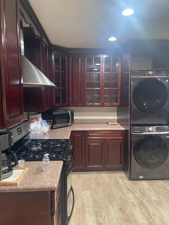 Foto del edificio - 7843 McGroarty St