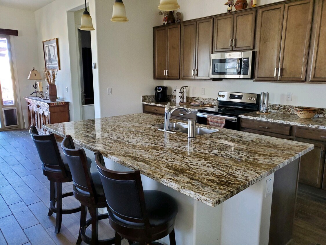 4274 Sawbuck Way, Wickenburg, AZ 85390 House for Rent in Wickenburg, AZ