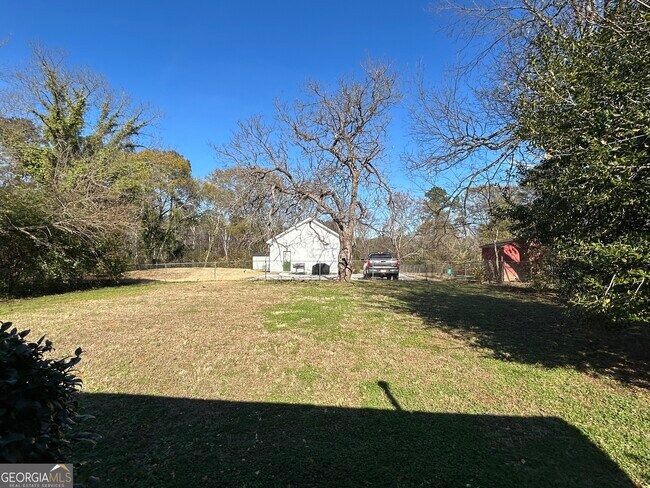 Building Photo - 190 Northcrest Dr