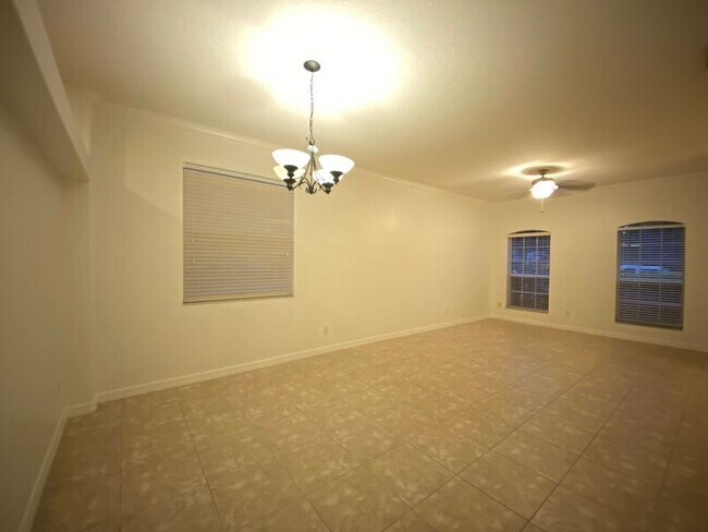 Building Photo - 3907 Quartz Ave