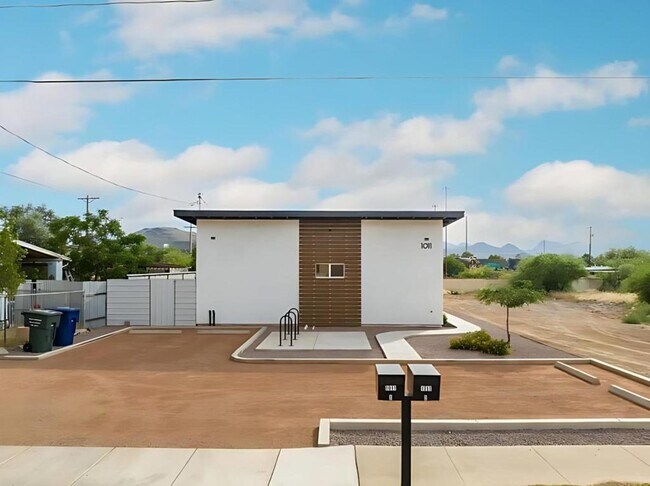 Foto del edificio - 1011 N Anita Ave