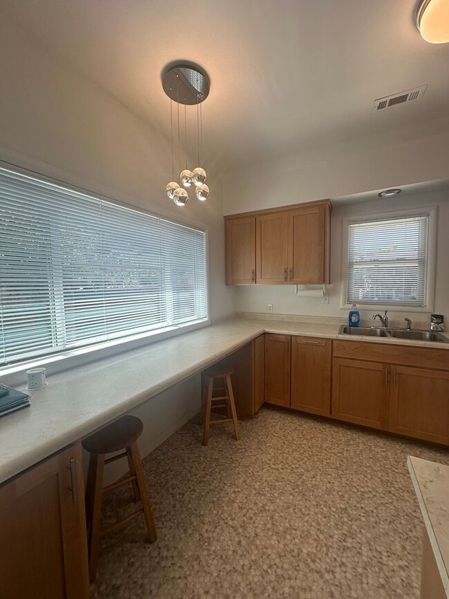 Building Photo - 1571.2n -155 &amp; 155.5 N. 3rd St.