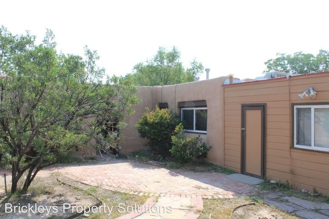 Building Photo - 3 br, 1 bath House - 619 16th St. NW