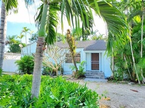 Building Photo - 5842 SW 60th St