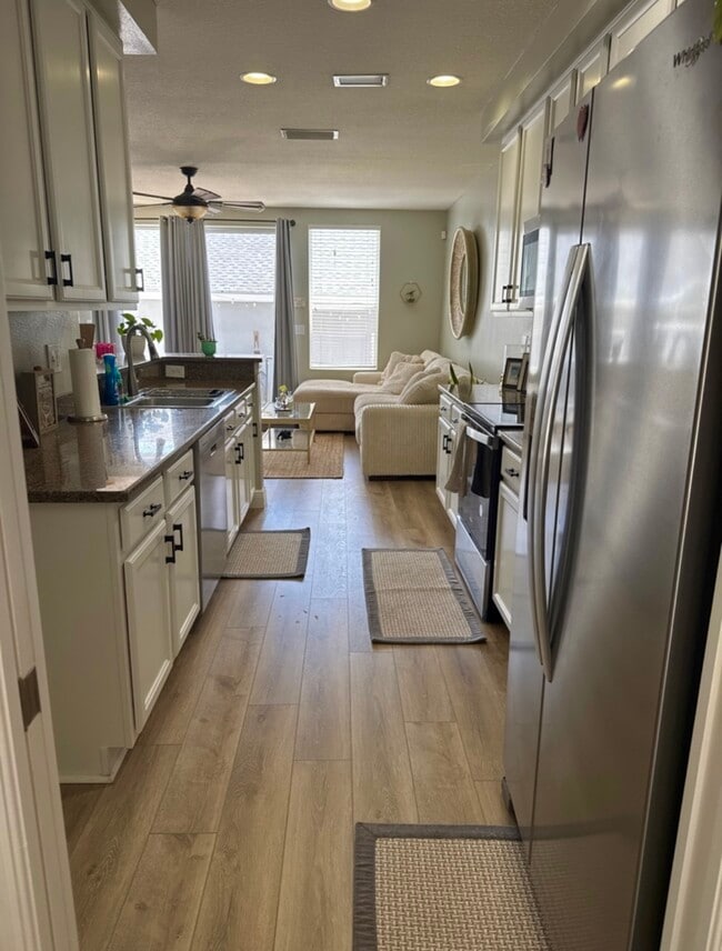 Galley Kitchen - 7308 S Trask St