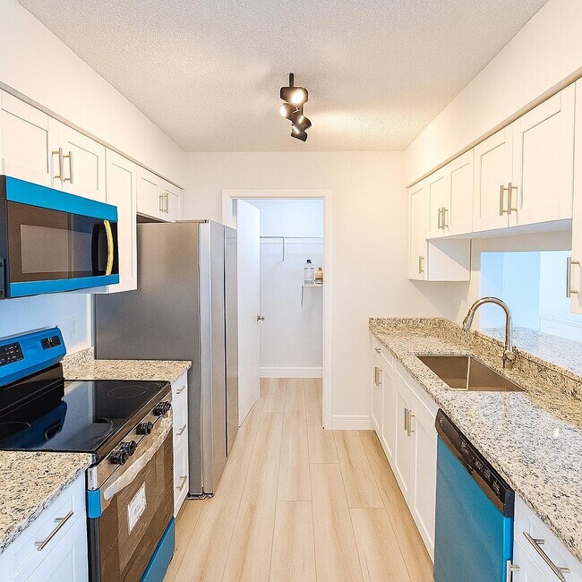 Foto del edificio - 4055 NW Cinnamon Tree Cir