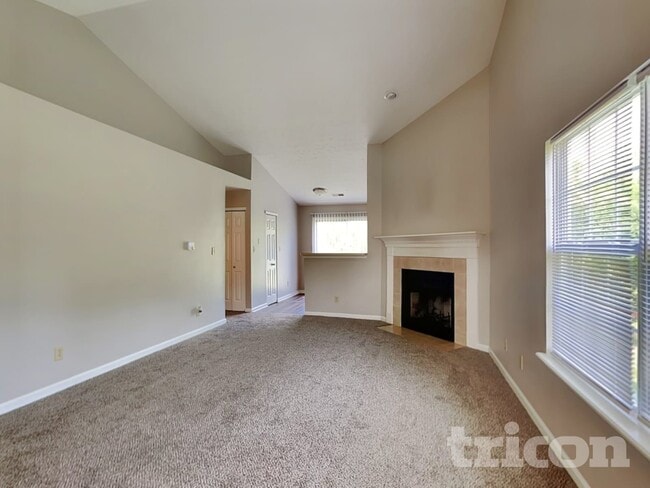 Foto del edificio - 5260 Pin Oak Dr