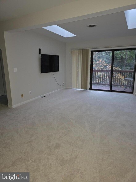 Building Photo - 206 Skyhill Rd