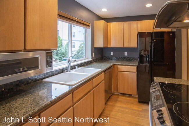 Building Photo - 2 br, 2 bath House - 127 25th Ave E #B