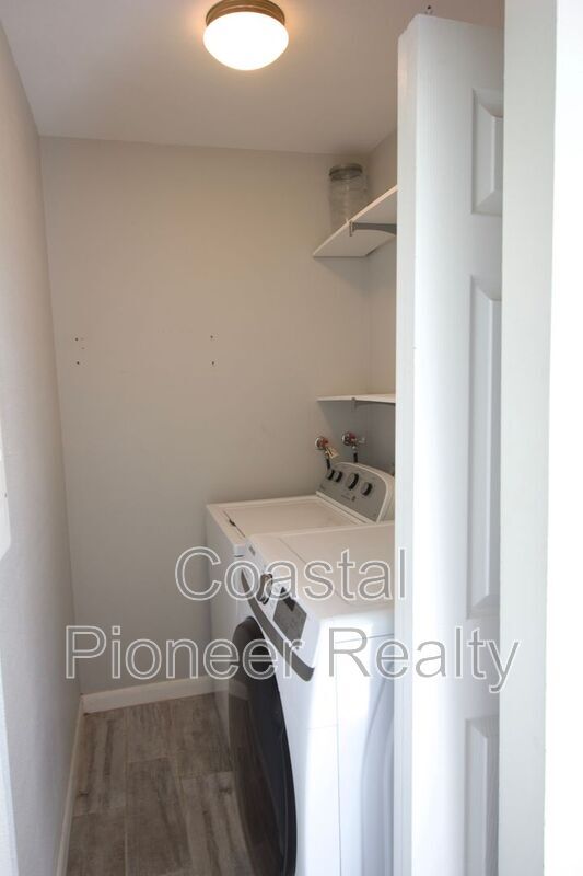 Foto del edificio - 5822 16th Ln S