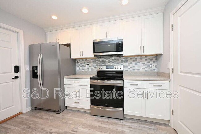 Building Photo - 5662 Tower Palms Ln