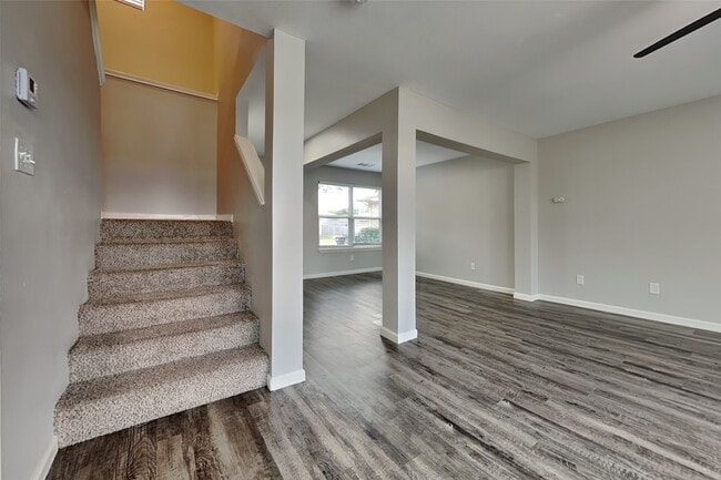 Building Photo - 17647 Barton Point Ln