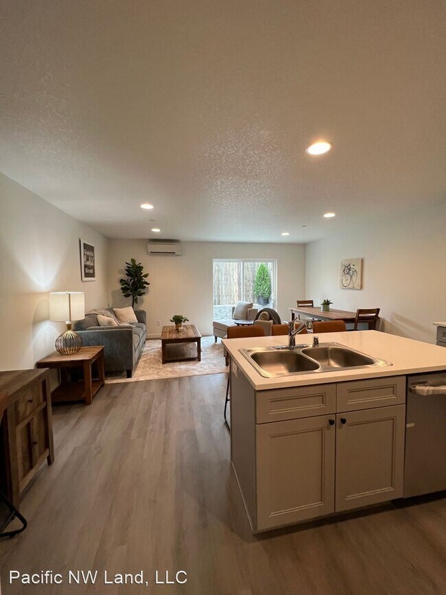 Foto del edificio - 3 br, 2.5 bath House - 2920 NE 137th St